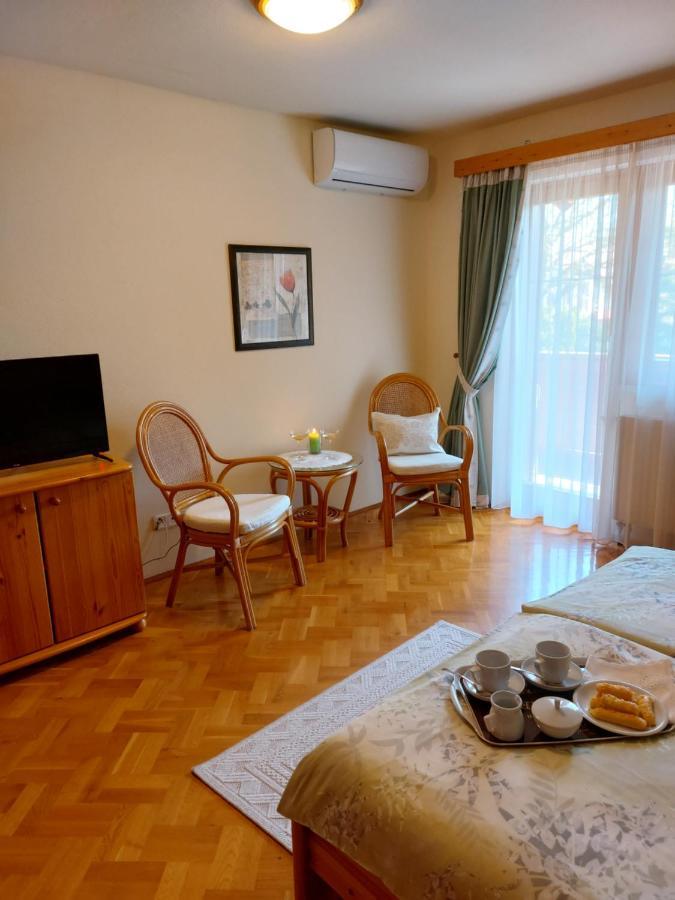 Toelgyes Apartment Хайдусобосло Экстерьер фото